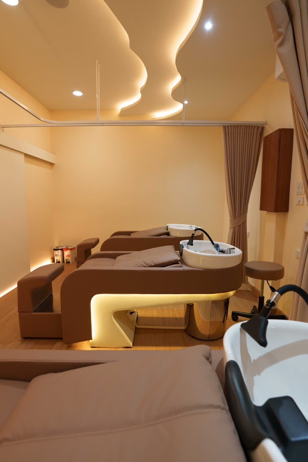 Immersive head spa ritual with eucalyptus steam